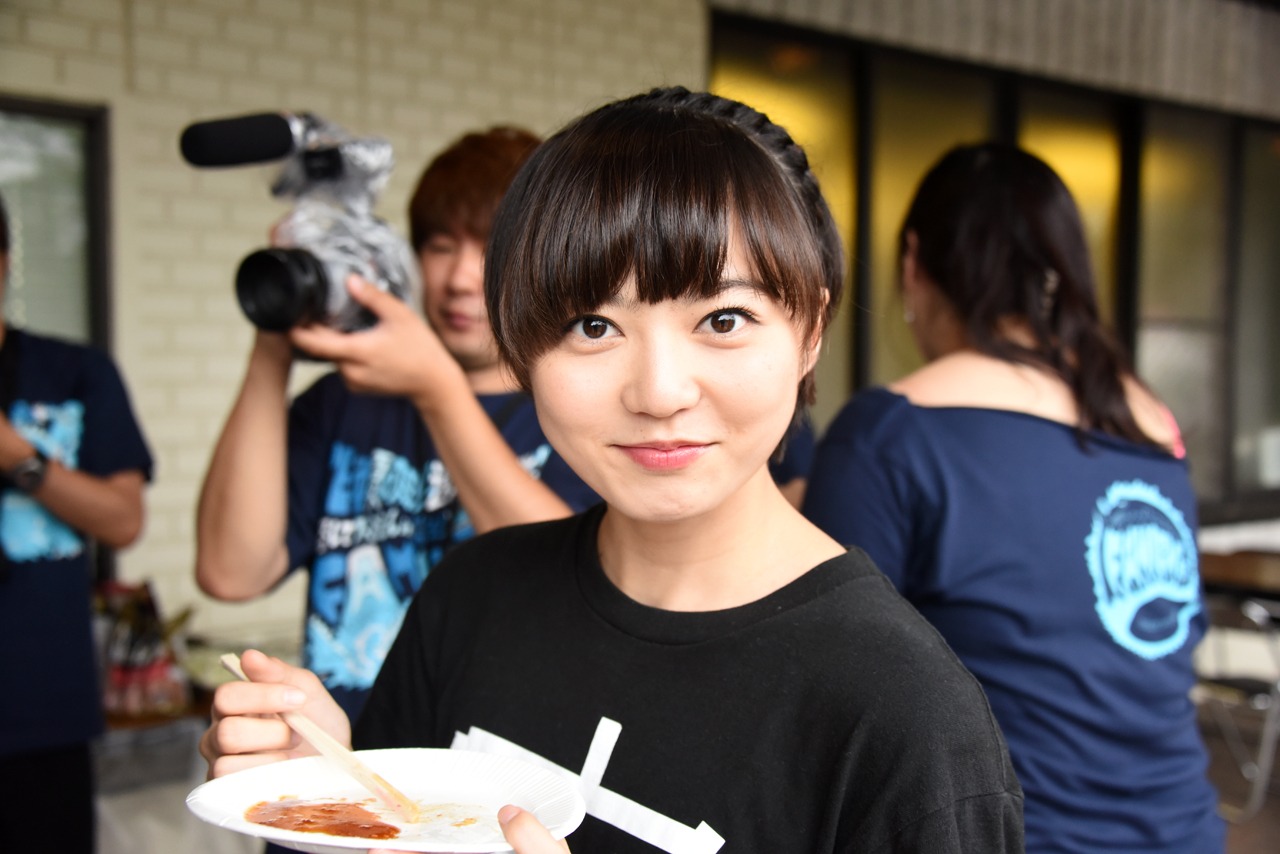 安本彩花