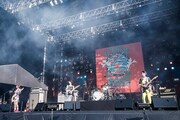 SCANDAL万感の10周年ライブ、全都道府県ツアー＆ベスト発表