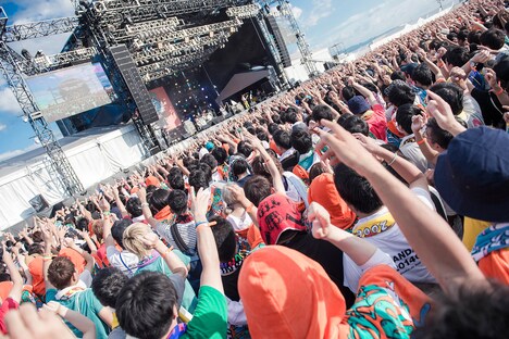 「SCANDAL 10th ANNIVERSARY FESTIVAL 『2006-2016』」の様子。（EPICレコードジャパン）