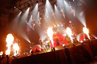 きゃりーぱみゅぱみゅ「KPP 5iVE YEARS MONSTER WORLD TOUR 2016 in Tokyo」の様子。