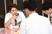 コーイチ（左）