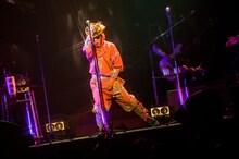 シャカッチ（ハナレグミ）（撮影：田中聖太郎）