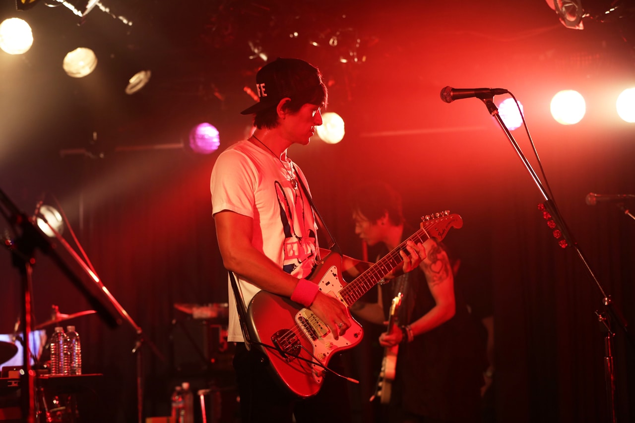 江口洋介が下北沢でワンマンライブ