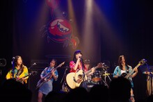 KANIKAPILA（写真提供：EPICレコード）