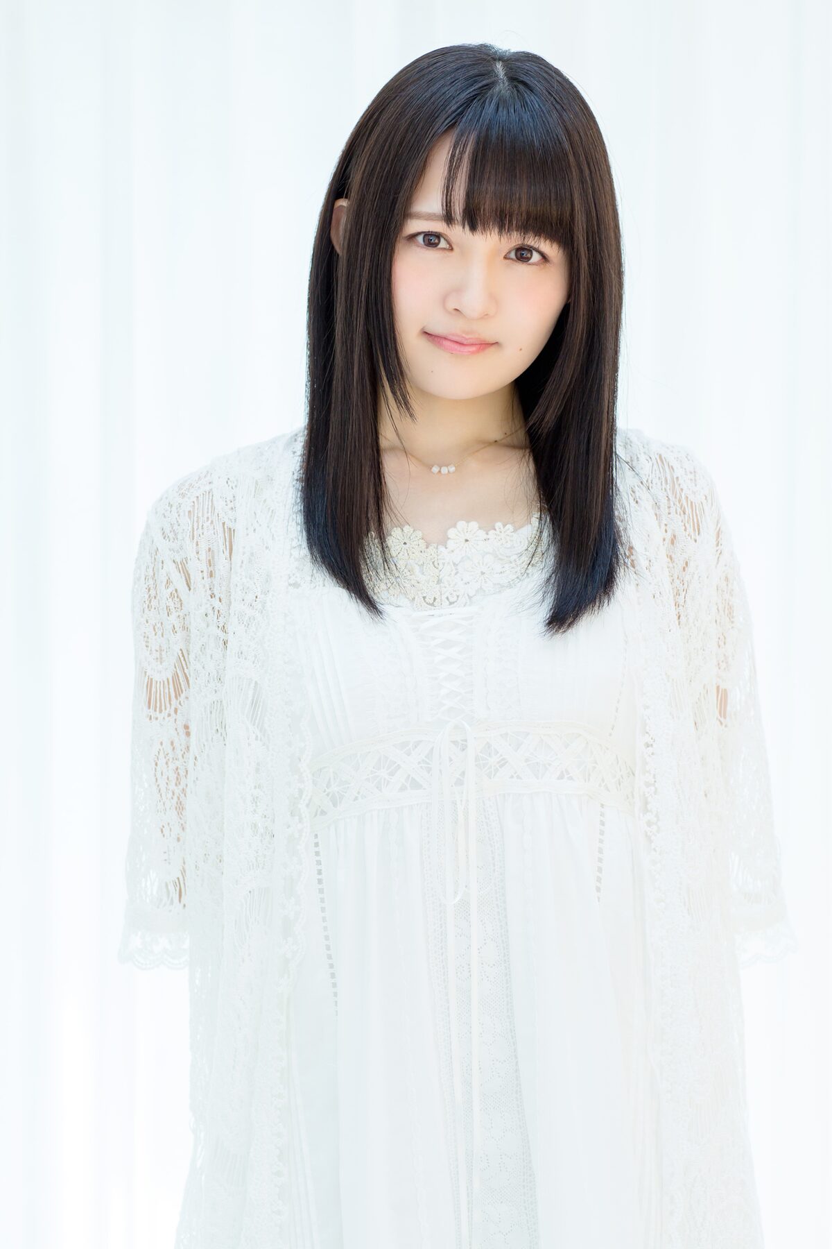 声優の西明日香がソロアーティストに 地元ロケの1stフォトブックも 音楽ナタリー