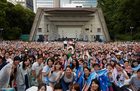 吉田山田「『吉田山田47都道府県ツアー～二人また旅2016～』TOUR FINAL フリーライブ」東京・日比谷野外大音楽堂公演の様子。（撮影：岩崎真子）