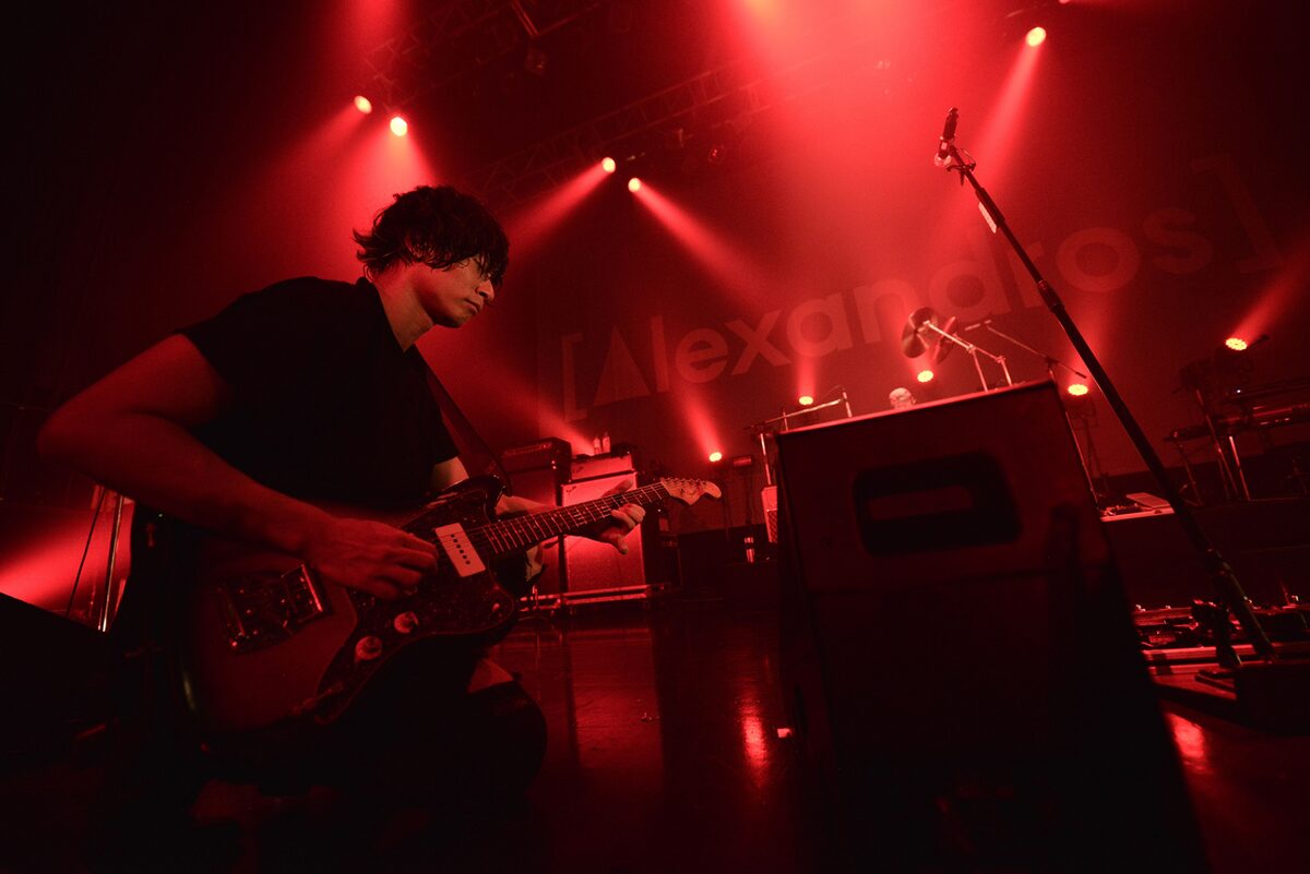 Alexandros Blossomsが新木場で熱演 Oasis名曲コラボも 音楽ナタリー Alexandros Blossomsが新木場で熱演 Oasis名曲コラボも 音楽ナタリー