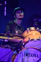 庄村聡泰（Dr / [Alexandros]）（Photo by Yuki Kawamoto）