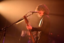 磯部寛之（B, Cho / [Alexandros]）（Photo by Yuki Kawamoto）