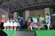 「Negicco 13th Anniversary NEGi FES 2016」オープニングの様子。