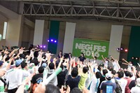Negiccoとアイドルネッサンスによるコラボユニット“アイドルネギッサンス”。