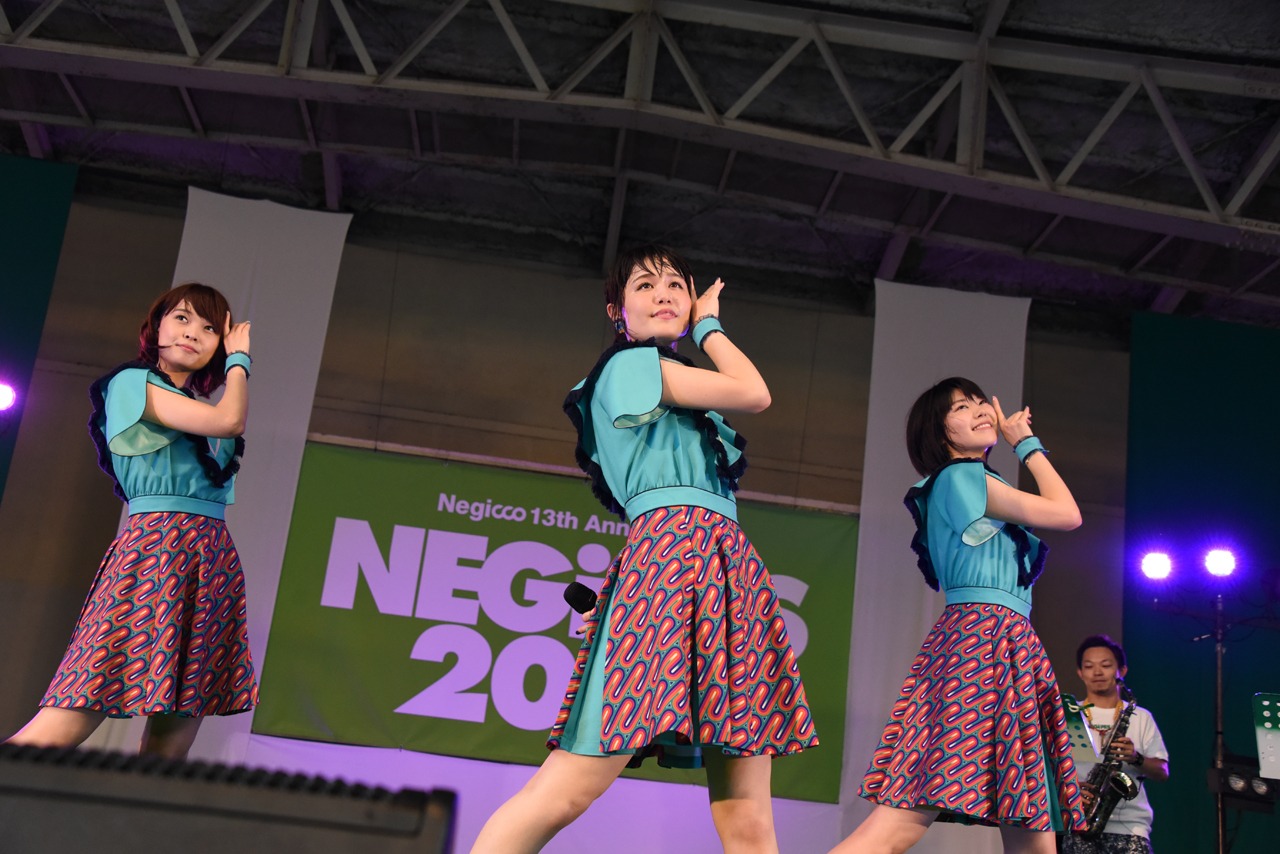 2015年7月に埼玉・所沢航空記念公園で行われた「NEGiFES～Negicco 12th Birthday～」の様子。