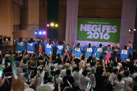 Negiccoとアイドルネッサンスによるコラボユニット“アイドルネギッサンス”。