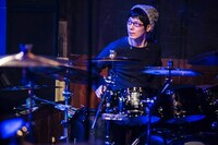 秋山タカヒコ（Dr / downy、THE MOTAL）