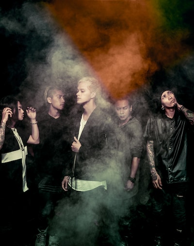 coldrain。中央がMasato（Vo）。