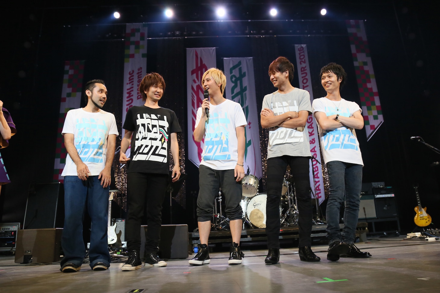 NICO Touches the Wallsと浅野尚志。（写真提供：ディアステージ）