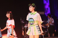 左から古川未鈴、夢眠ねむ。（写真提供：ディアステージ）