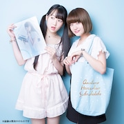 左から越智ゆらの、MICO。