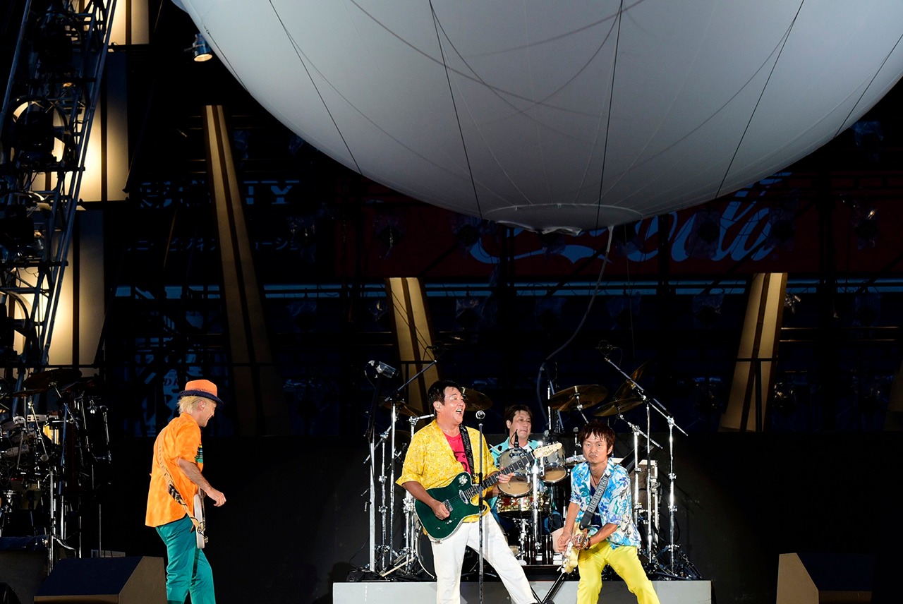 「TUBE LIVE AROUND SPECIAL 2016 -RIDE ON SUMMER-」の様子。