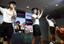 MAGiC BOYZ「MAGiC BOYZ『Do The D-D-T!!』リリースイベント」東京・HMVエソラ池袋公演の様子。