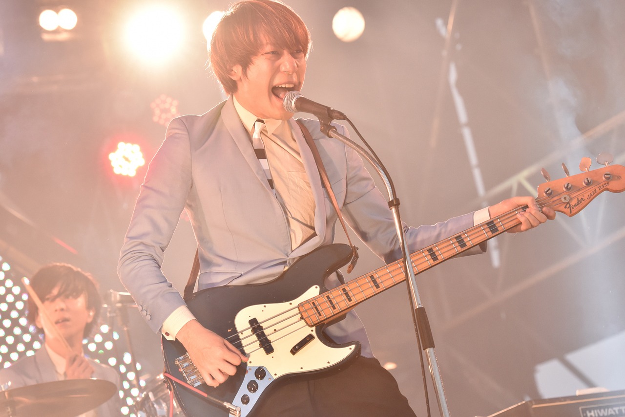 THE BAWDIES