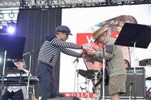 「WORLD HAPPINESS 2016 夢の島 THE LAST」に出演したムーンライダーズ。（Photo by TEAM LIGHTSOME）