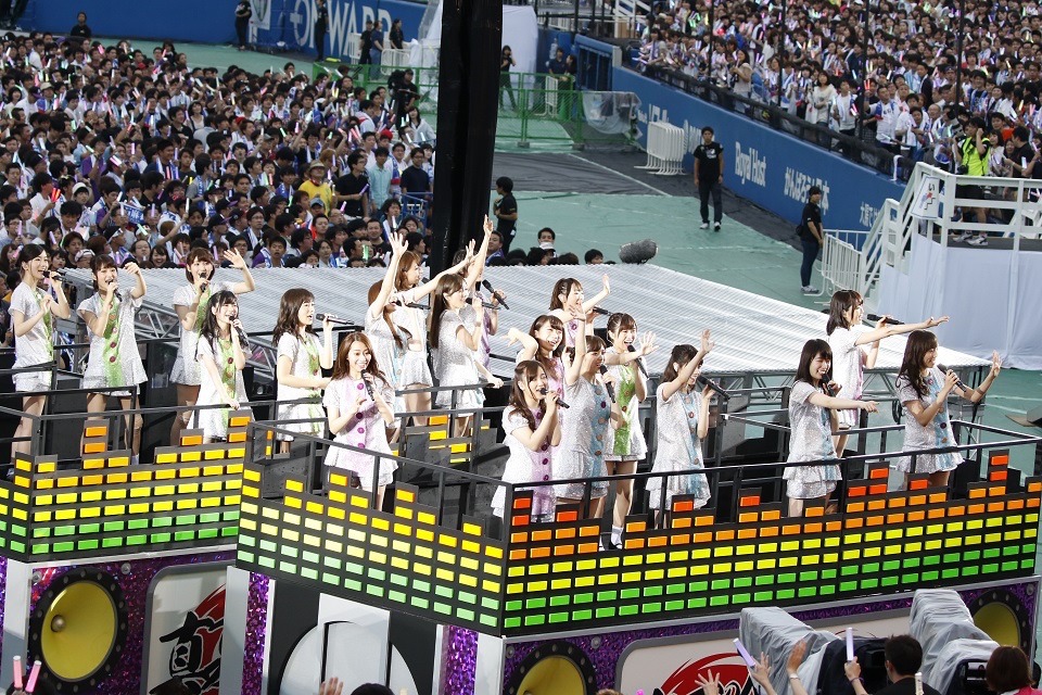 「"真夏の全国ツアー2016"～4th Year Birthday Live～」初日公演の様子。（写真提供：ソニー・ミュージックレコーズ）