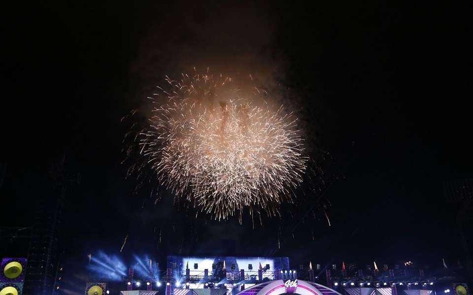 「"真夏の全国ツアー2016"～4th Year Birthday Live～」初日公演の様子。（写真提供：ソニー・ミュージックレコーズ）