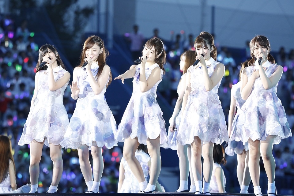 「"真夏の全国ツアー2016"～4th Year Birthday Live～」初日公演の様子。（写真提供：ソニー・ミュージックレコーズ）