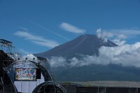 「SPACE SHOWER SWEET LOVE SHOWER 2016」会場に姿を見せた富士山。