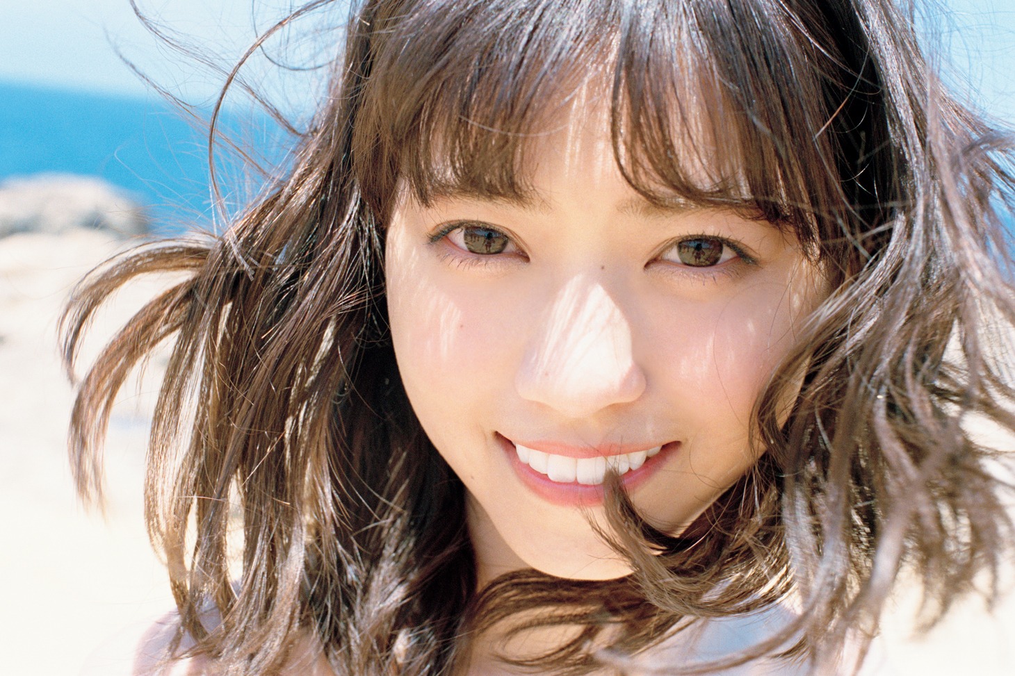 西野七瀬2nd写真集「風を着替えて」より。