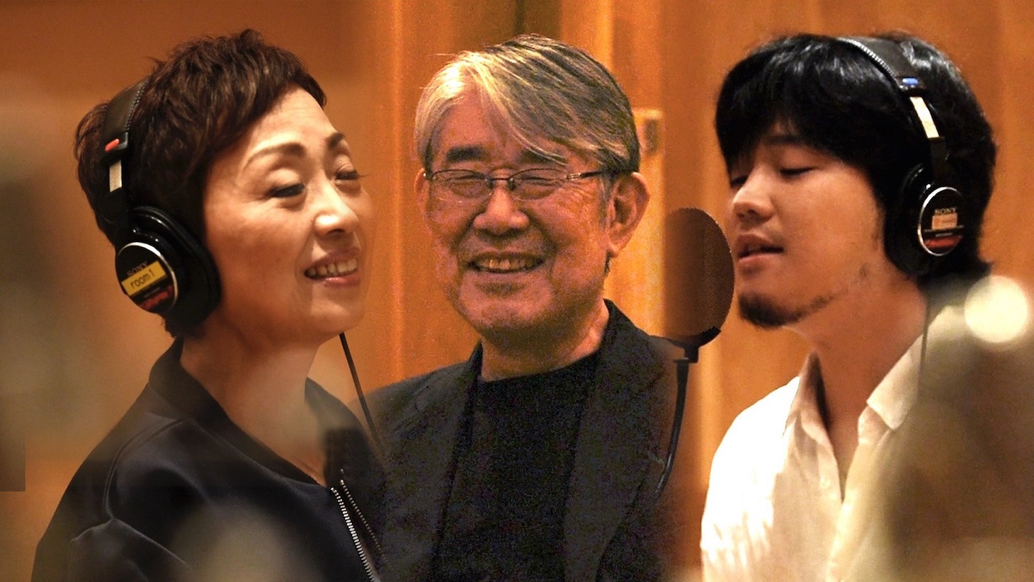 クミコ with 風街レビュー「さみしいときは恋歌を歌って」ミュージックビデオのワンシーン。