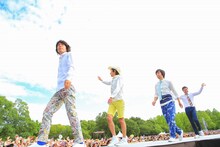 ウルフルズ「クリアアサヒPresents OSAKAウルフルカーニバル ウルフルズがやって来る！2016ヤッサ！20年目のバンザイ～やっててよかった～」の様子。（撮影：渡邉一生）