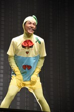 大好きなふなっしーに扮したユースケ。