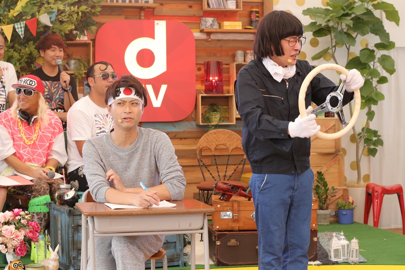 dTVブース「a-nation音楽生特番」でのヘンダーソン。