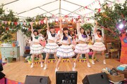 dTVブース「a-nation音楽生特番」でのSUPER☆GiRLS。