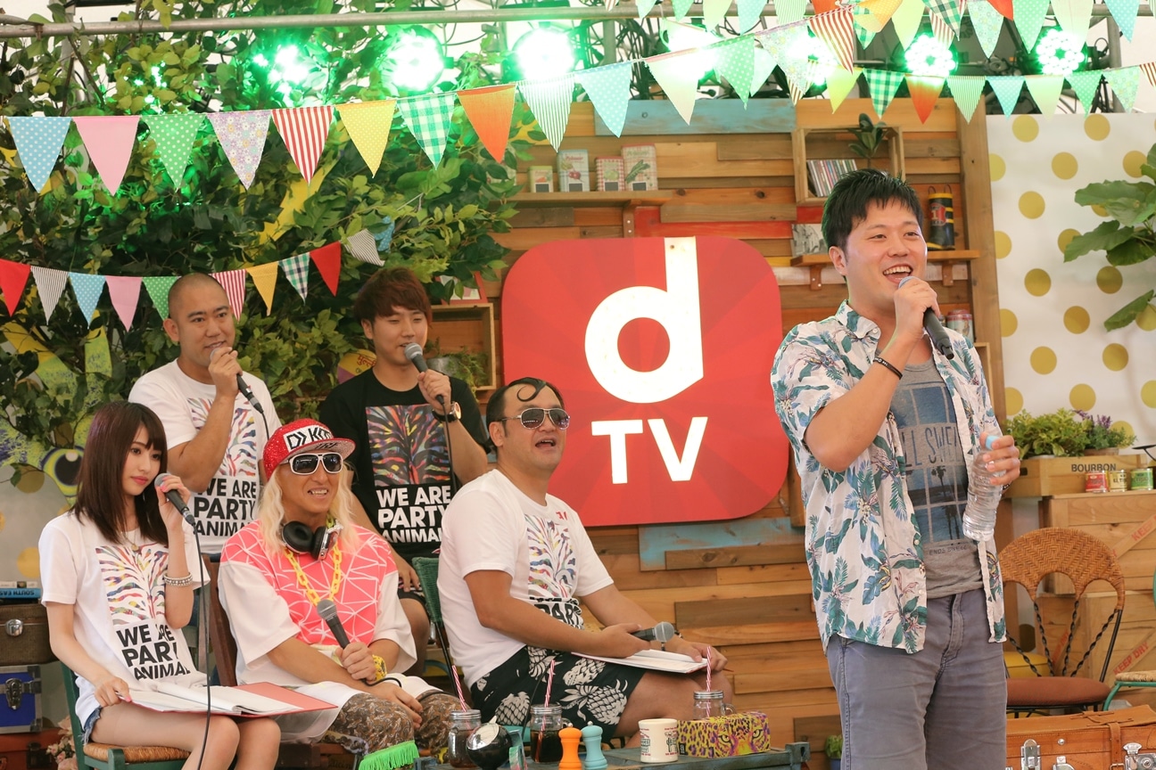 dTVブース「a-nation音楽生特番」でのエハラマサヒロ。