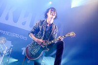 鈴木重伸（G / THE ORAL CIGARETTES）（Photo by Viola Kam [V'z Twinkle]）