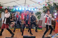 dTVブース「a-nation音楽生特番」での龍雅。