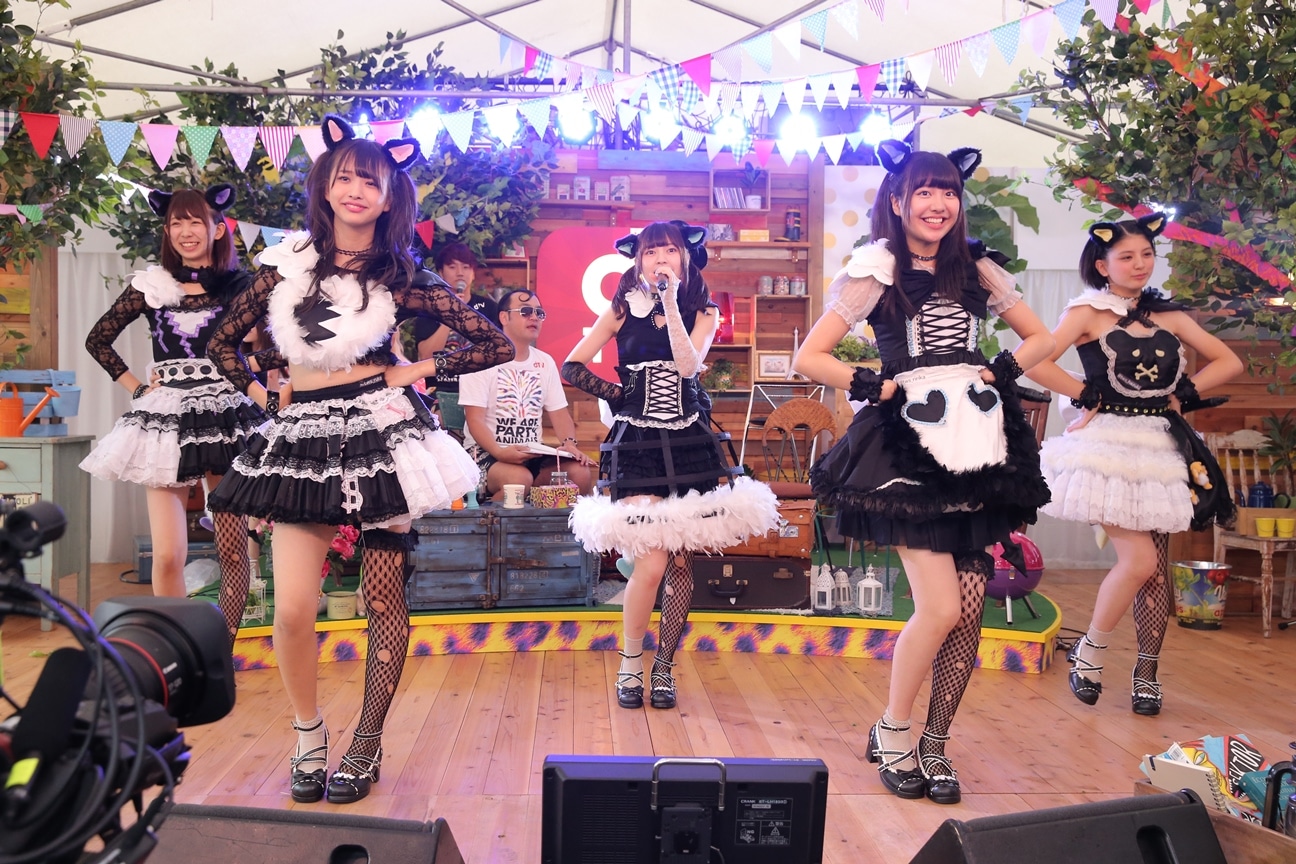 dTVブース「a-nation音楽生特番」でのわーすた。