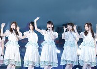 左から白石麻衣、堀未央奈、生田絵梨花、生駒里奈、星野みなみ。（写真提供：ソニー・ミュージックレコーズ）