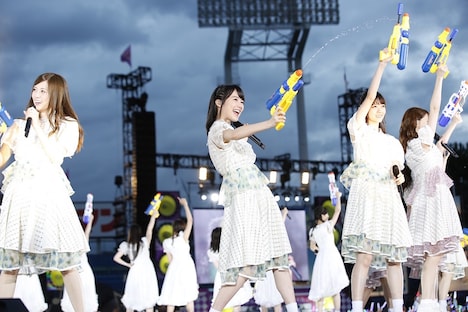 乃木坂46「"真夏の全国ツアー2016"～4th Year Birthday Live～」8月30日公演の様子。（写真提供：ソニー・ミュージックレコーズ）