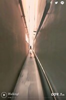 FlowBack「Come A Long Way」ミュージックビデオのワンシーン。