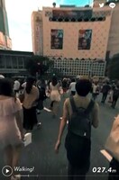 FlowBack「Come A Long Way」ミュージックビデオのワンシーン。