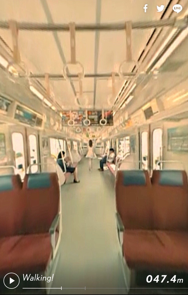 FlowBack「Come A Long Way」ミュージックビデオのワンシーン。