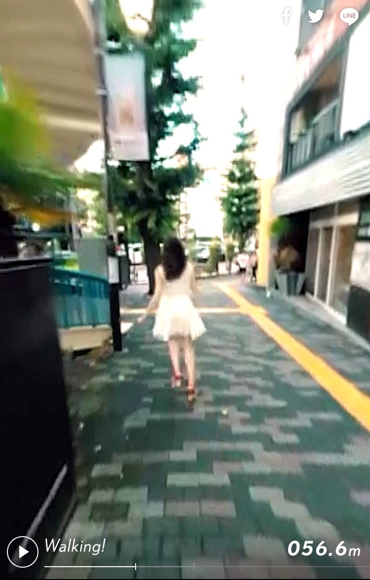 FlowBack「Come A Long Way」ミュージックビデオのワンシーン。