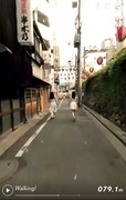 FlowBack「Come A Long Way」ミュージックビデオのワンシーン。
