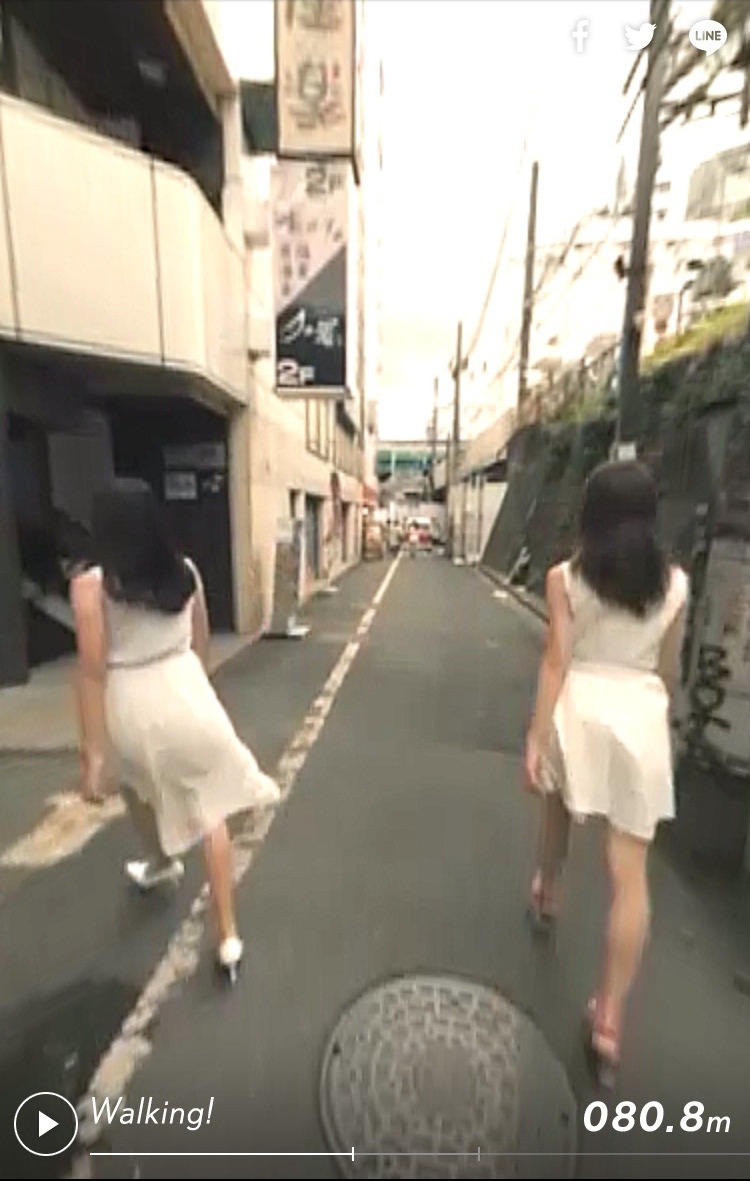 FlowBack「Come A Long Way」ミュージックビデオのワンシーン。
