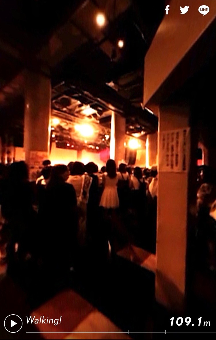 FlowBack「Come A Long Way」ミュージックビデオのワンシーン。