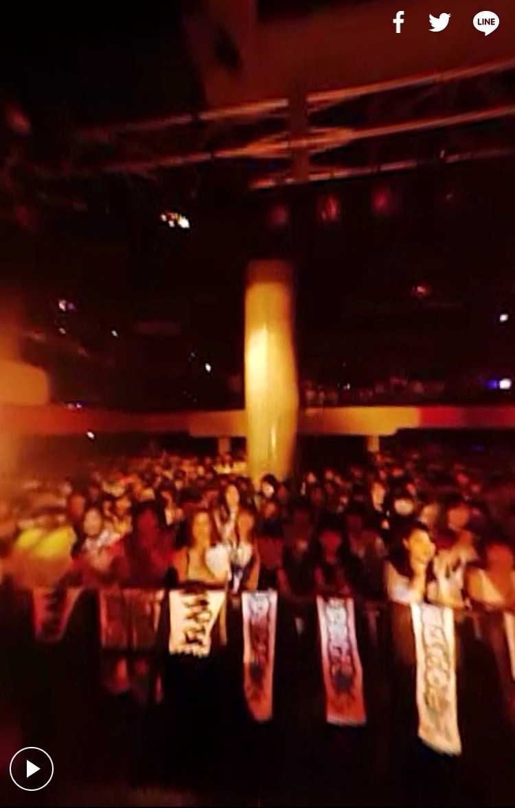 FlowBack「Come A Long Way」ミュージックビデオのワンシーン。